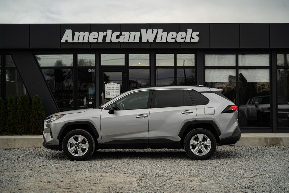 Продам Toyota Rav 4 Hybrid 2019 года в Черновцах