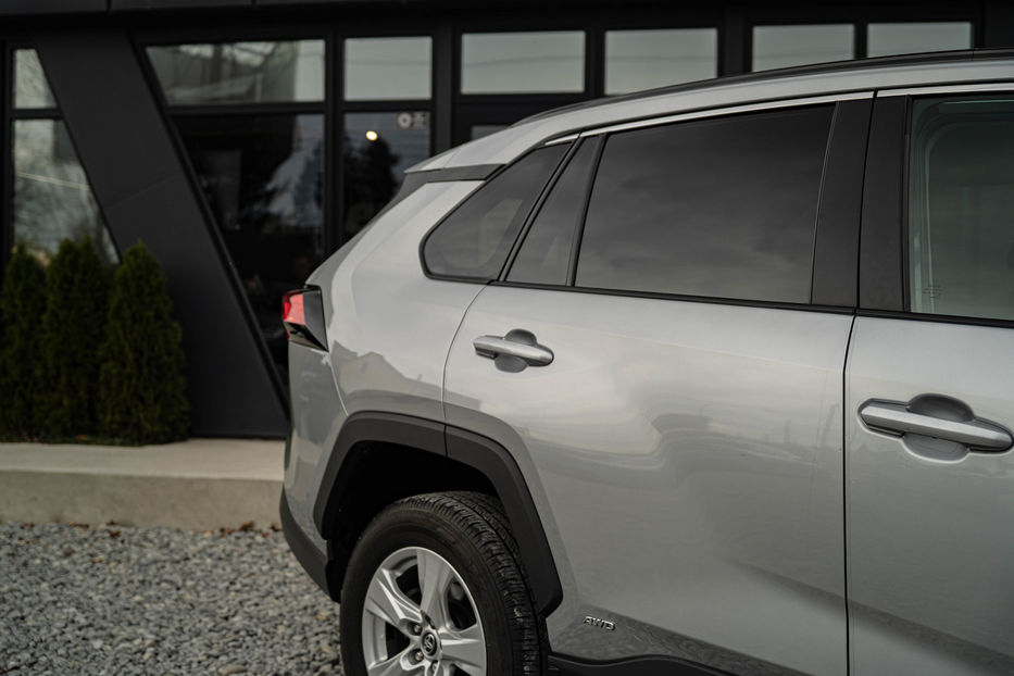 Продам Toyota Rav 4 Hybrid 2019 года в Черновцах