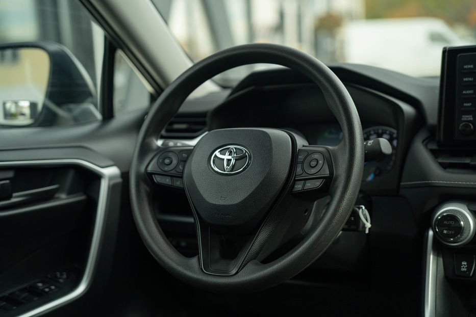 Продам Toyota Rav 4 Hybrid 2019 года в Черновцах