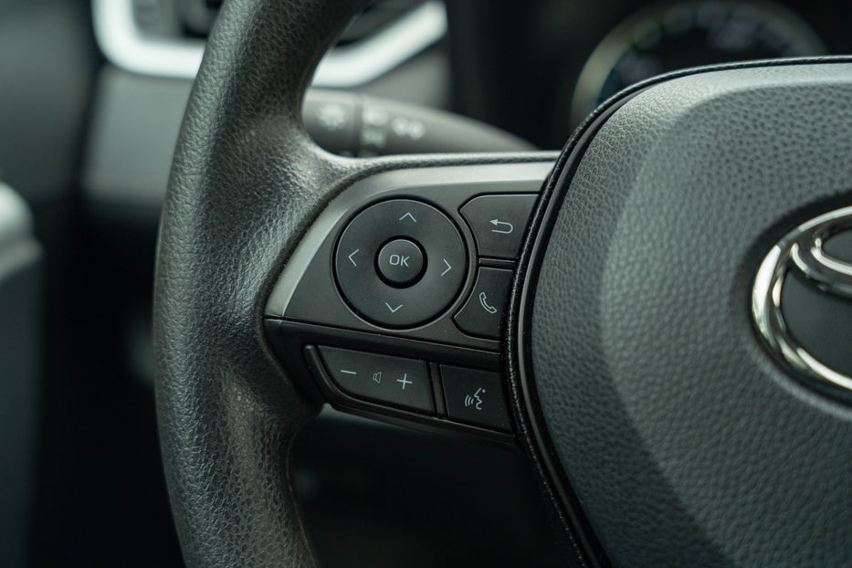 Продам Toyota Rav 4 Hybrid 2019 года в Черновцах