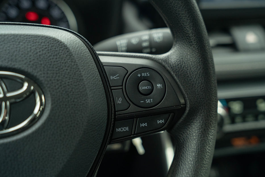 Продам Toyota Rav 4 Hybrid 2019 года в Черновцах