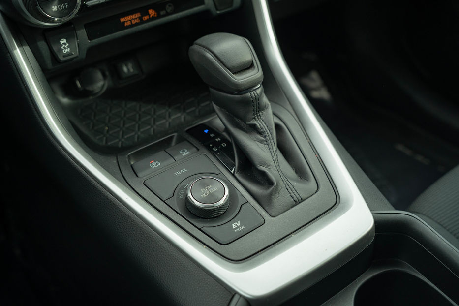 Продам Toyota Rav 4 Hybrid 2019 года в Черновцах