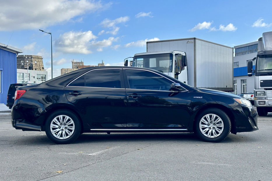 Продам Toyota Camry 2.5 Hybrid ECVT (200 к.с.) 2013 года в Киеве