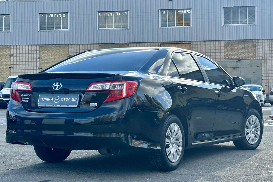 Продам Toyota Camry 2.5 Hybrid ECVT (200 к.с.) 2013 года в Киеве
