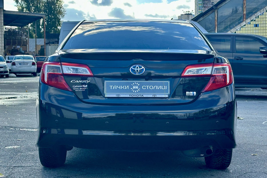 Продам Toyota Camry 2.5 Hybrid ECVT (200 к.с.) 2013 года в Киеве