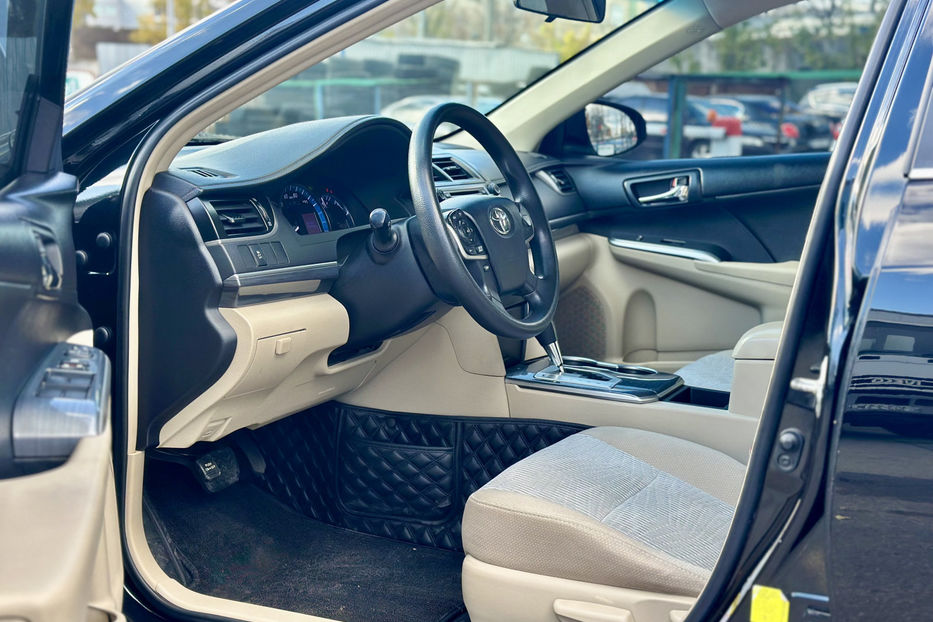 Продам Toyota Camry 2.5 Hybrid ECVT (200 к.с.) 2013 года в Киеве