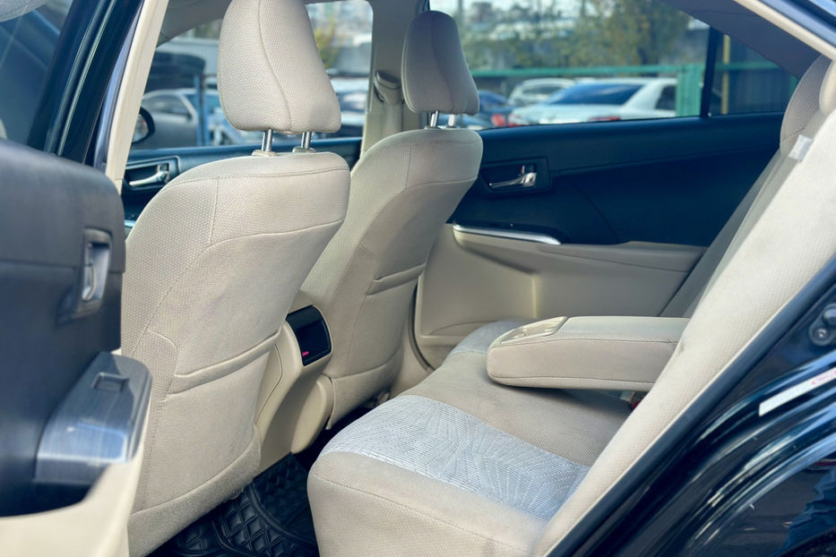 Продам Toyota Camry 2.5 Hybrid ECVT (200 к.с.) 2013 года в Киеве