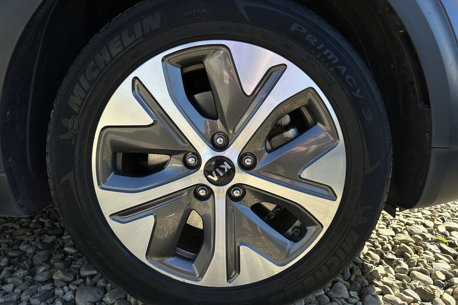 Продам Kia Niro 64кВт Макс.комплектація! 2020 года в Львове