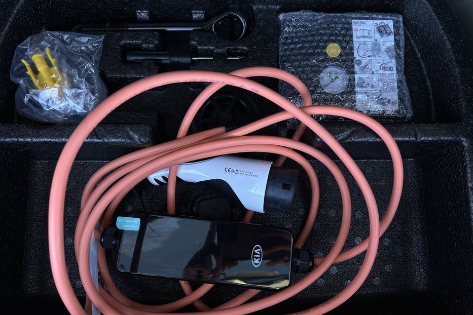 Продам Kia Niro 64кВт Макс.комплектація! 2020 года в Львове