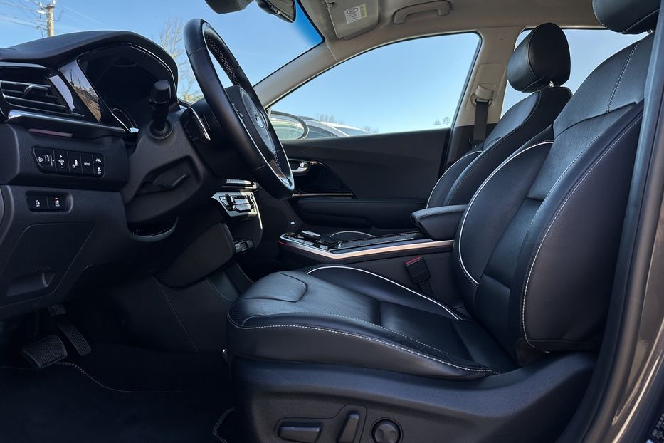 Продам Kia Niro 64кВт Макс.комплектація! 2020 года в Львове