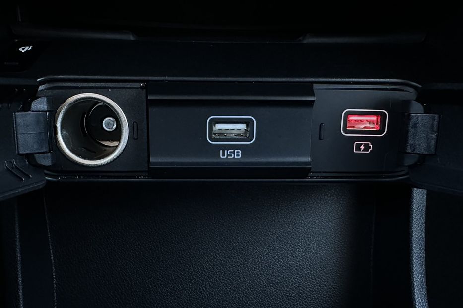 Продам Kia Niro 64кВт Макс.комплектація! 2020 года в Львове