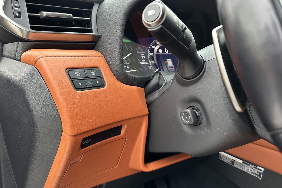 Продам Lexus LX 570 LX600 AWD LUXURY 2023 года в Киеве