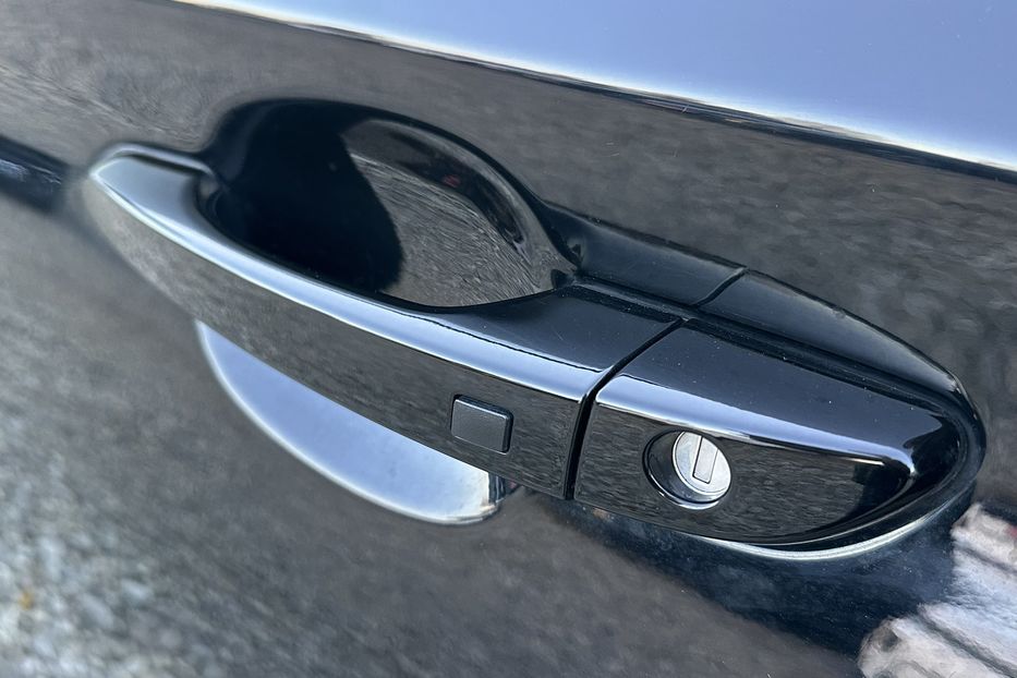 Продам Hyundai Kona 64кВт Проекція Підігрів сидінь 2022 года в Львове