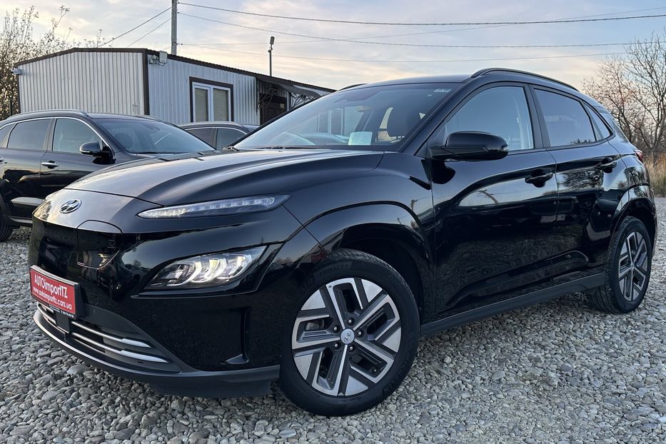 Продам Hyundai Kona 64кВт Проекція Підігрів сидінь 2022 года в Львове