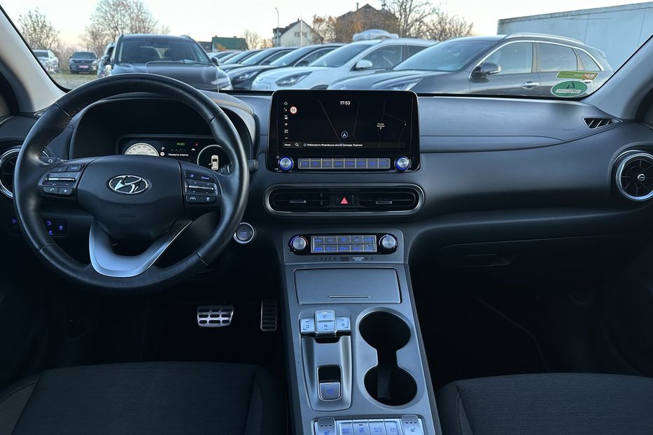 Продам Hyundai Kona 64кВт Проекція Підігрів сидінь 2022 года в Львове