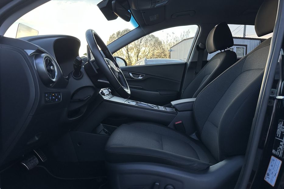 Продам Hyundai Kona 64кВт Проекція Підігрів сидінь 2022 года в Львове