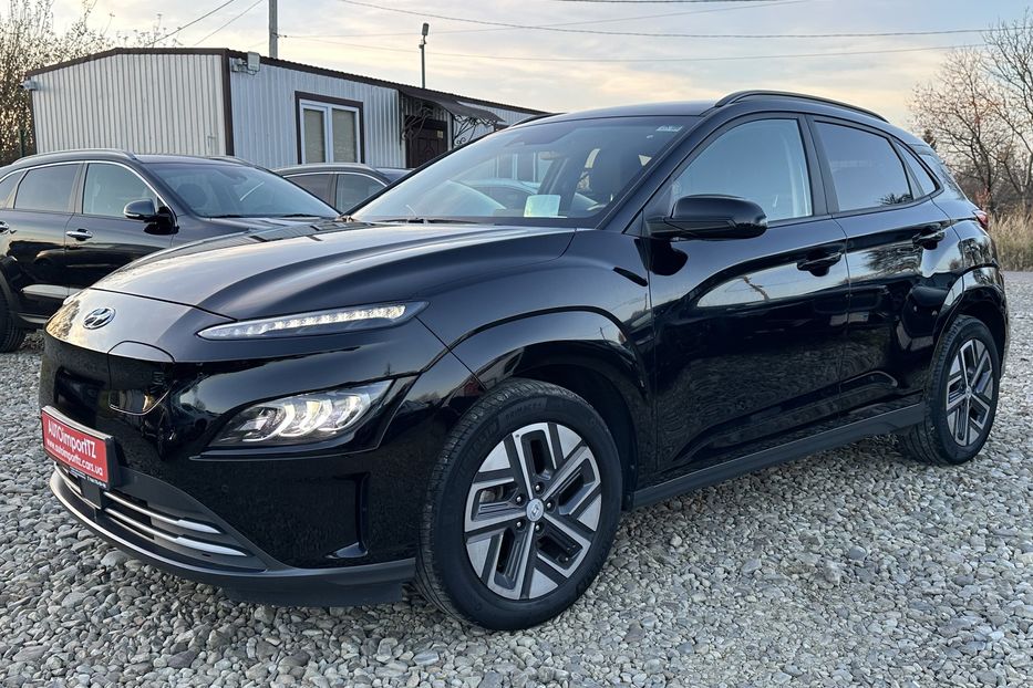 Продам Hyundai Kona 64кВт Проекція Підігрів сидінь 2022 года в Львове
