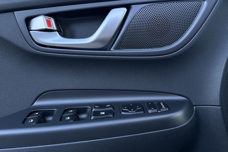 Продам Hyundai Kona 64кВт Проекція Підігрів сидінь 2022 года в Львове