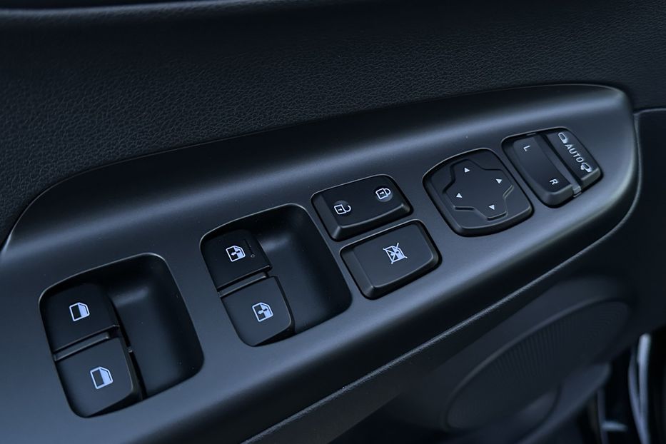 Продам Hyundai Kona 64кВт Проекція Підігрів сидінь 2022 года в Львове