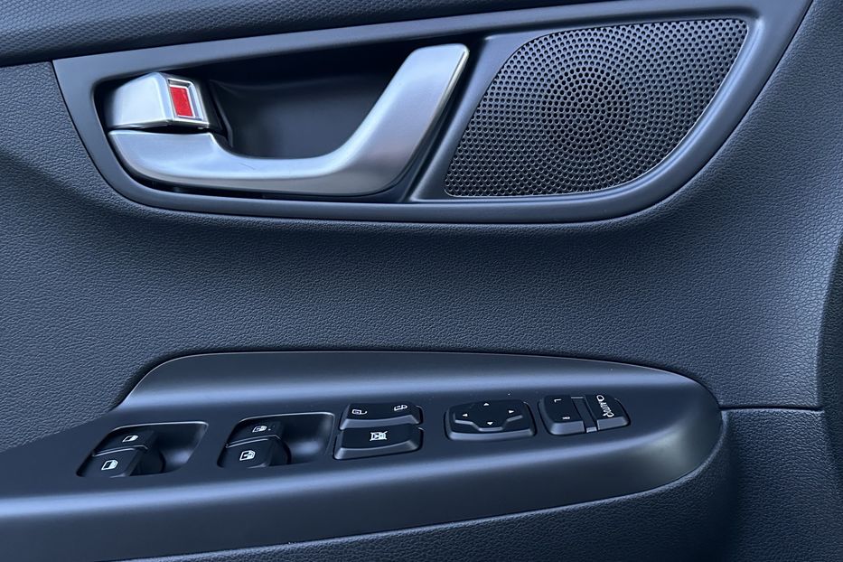 Продам Hyundai Kona 64кВт Проекція Підігрів сидінь 2022 года в Львове