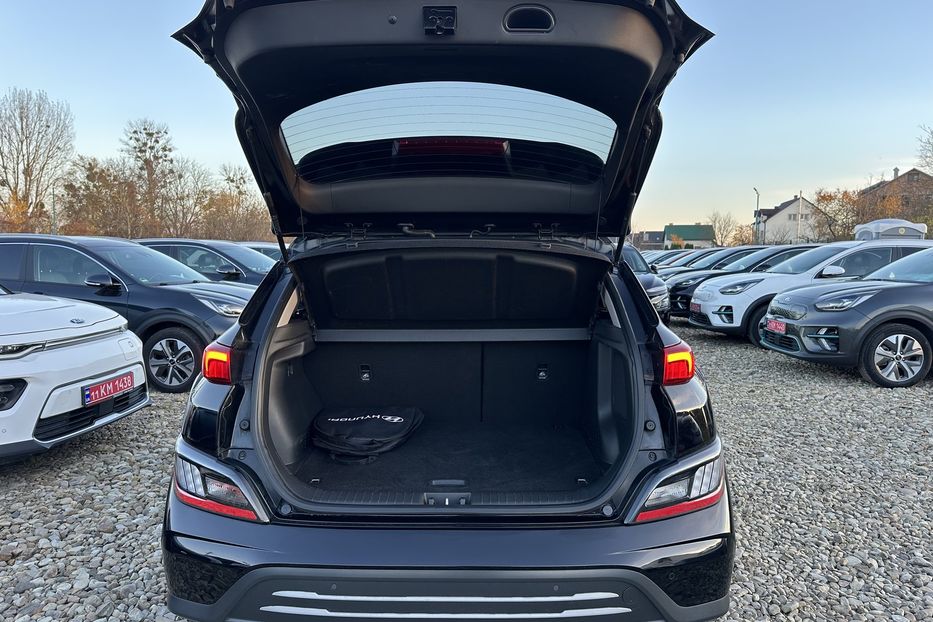 Продам Hyundai Kona 64кВт Проекція Підігрів сидінь 2022 года в Львове