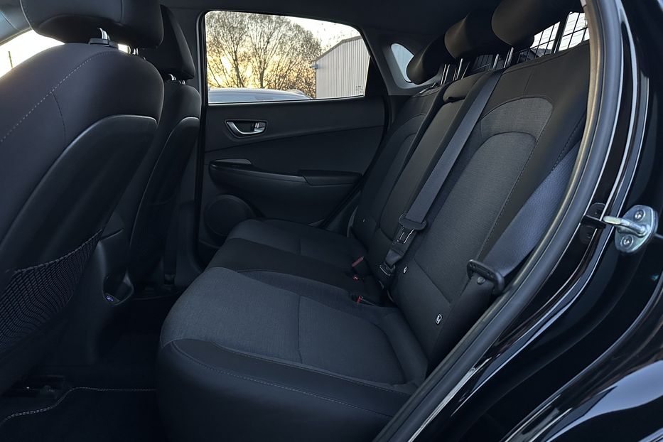 Продам Hyundai Kona 64кВт Проекція Підігрів сидінь 2022 года в Львове