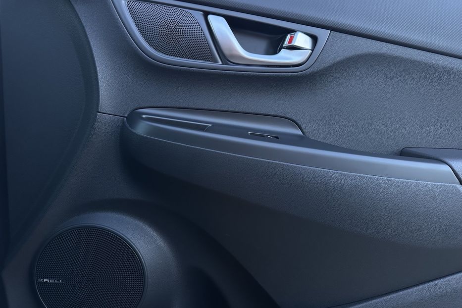 Продам Hyundai Kona 64кВт Проекція Підігрів сидінь 2022 года в Львове