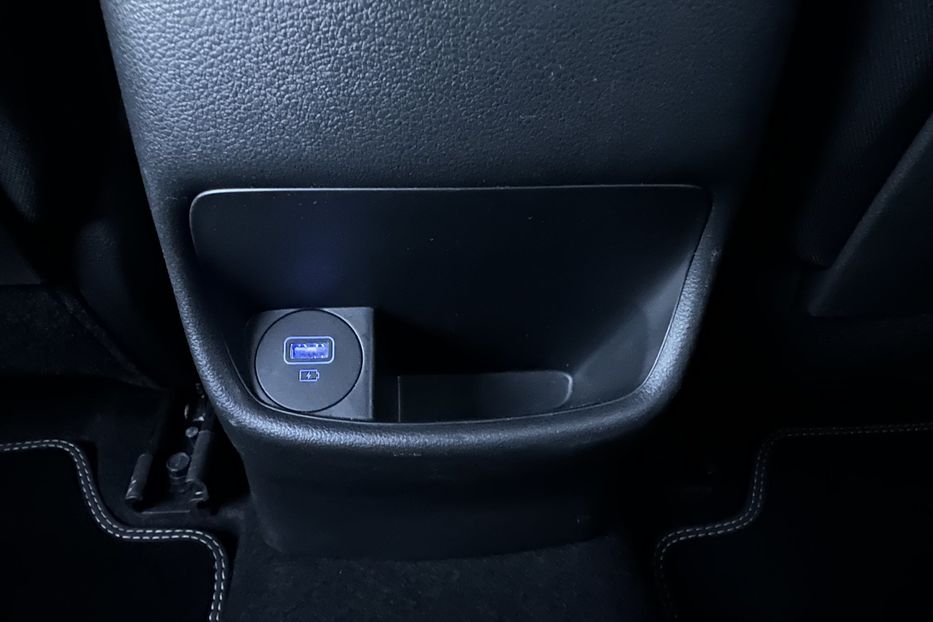 Продам Hyundai Kona 64кВт Проекція Підігрів сидінь 2022 года в Львове