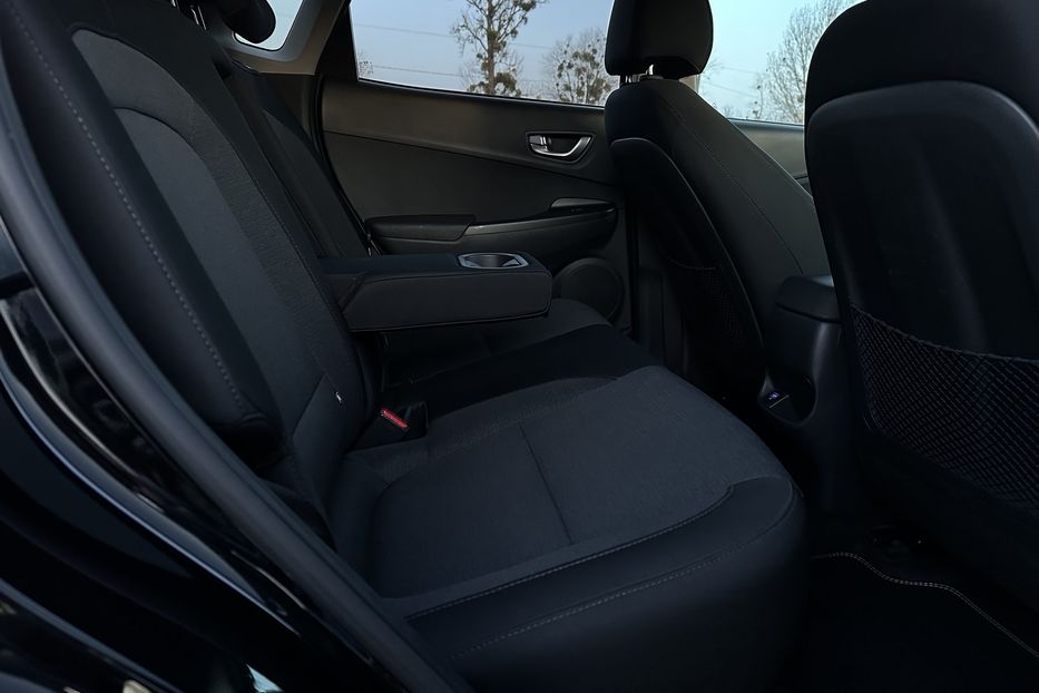 Продам Hyundai Kona 64кВт Проекція Підігрів сидінь 2022 года в Львове