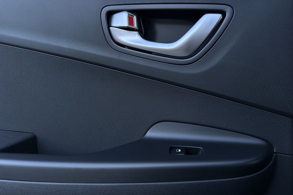 Продам Hyundai Kona 64кВт Проекція Підігрів сидінь 2022 года в Львове