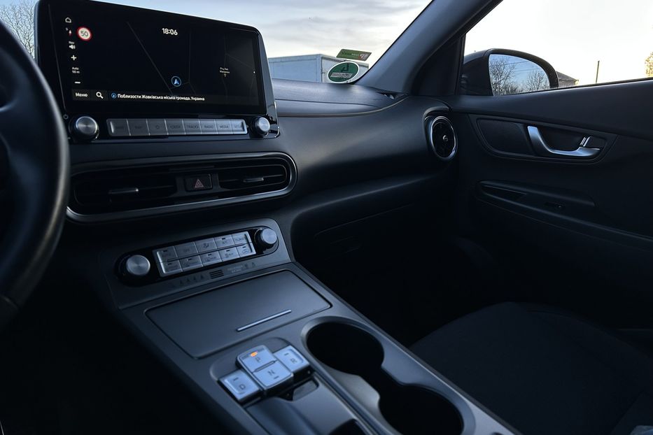 Продам Hyundai Kona 64кВт Проекція Підігрів сидінь 2022 года в Львове