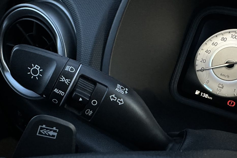 Продам Hyundai Kona 64кВт Проекція Підігрів сидінь 2022 года в Львове