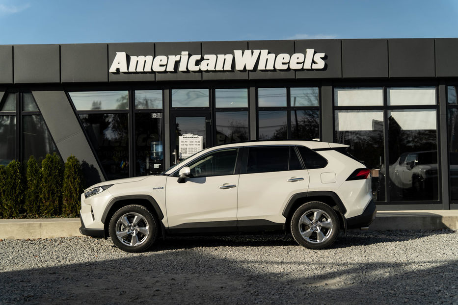 Продам Toyota Rav 4 Hybrid 2020 года в Черновцах
