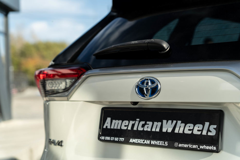 Продам Toyota Rav 4 Hybrid 2020 года в Черновцах