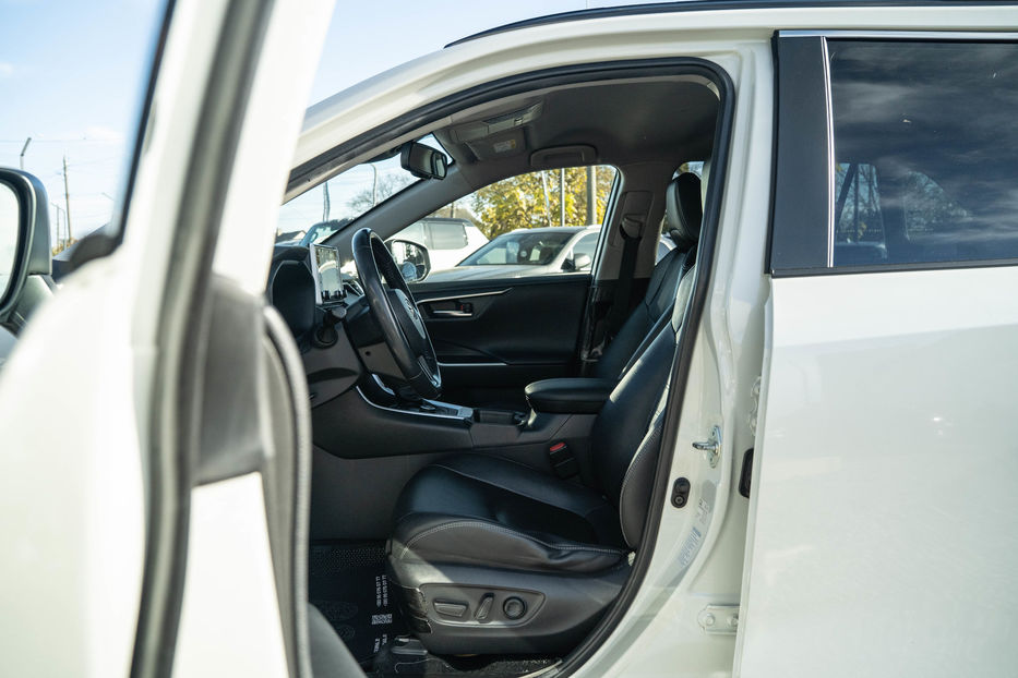 Продам Toyota Rav 4 Hybrid 2020 года в Черновцах