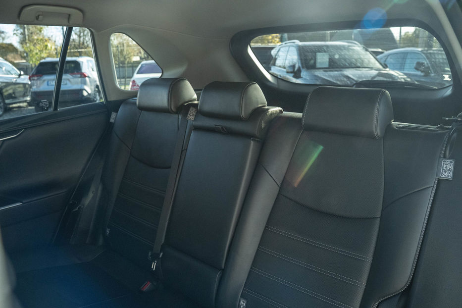 Продам Toyota Rav 4 Hybrid 2020 года в Черновцах