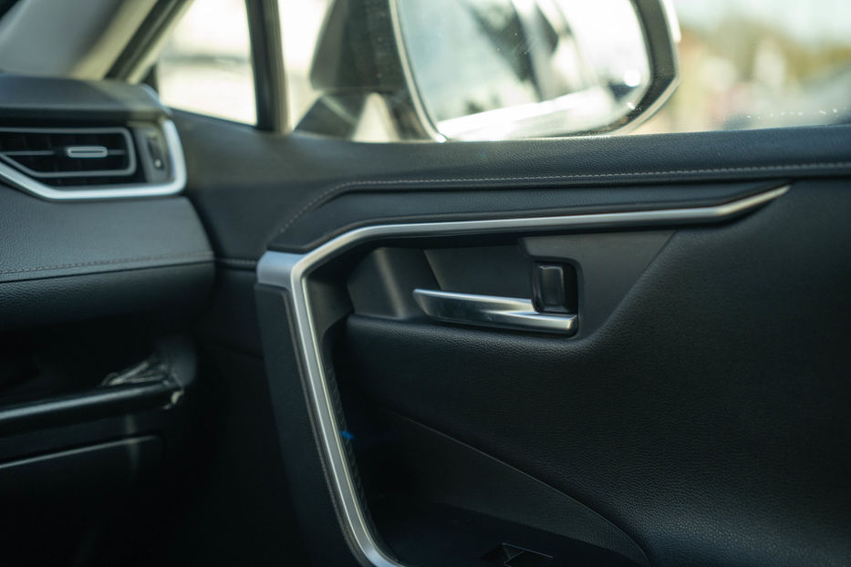 Продам Toyota Rav 4 Hybrid 2020 года в Черновцах