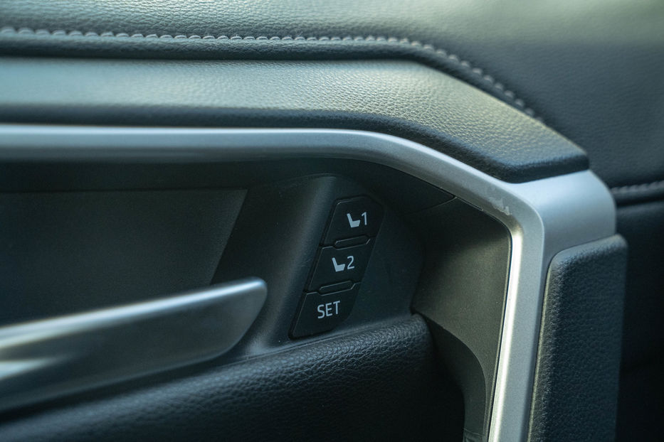 Продам Toyota Rav 4 Hybrid 2020 года в Черновцах