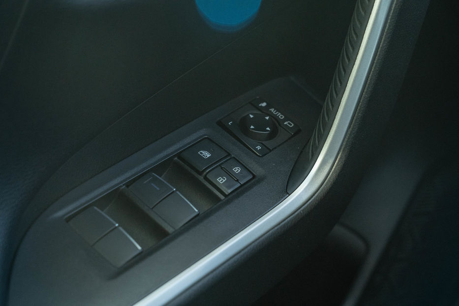 Продам Toyota Rav 4 Hybrid 2020 года в Черновцах