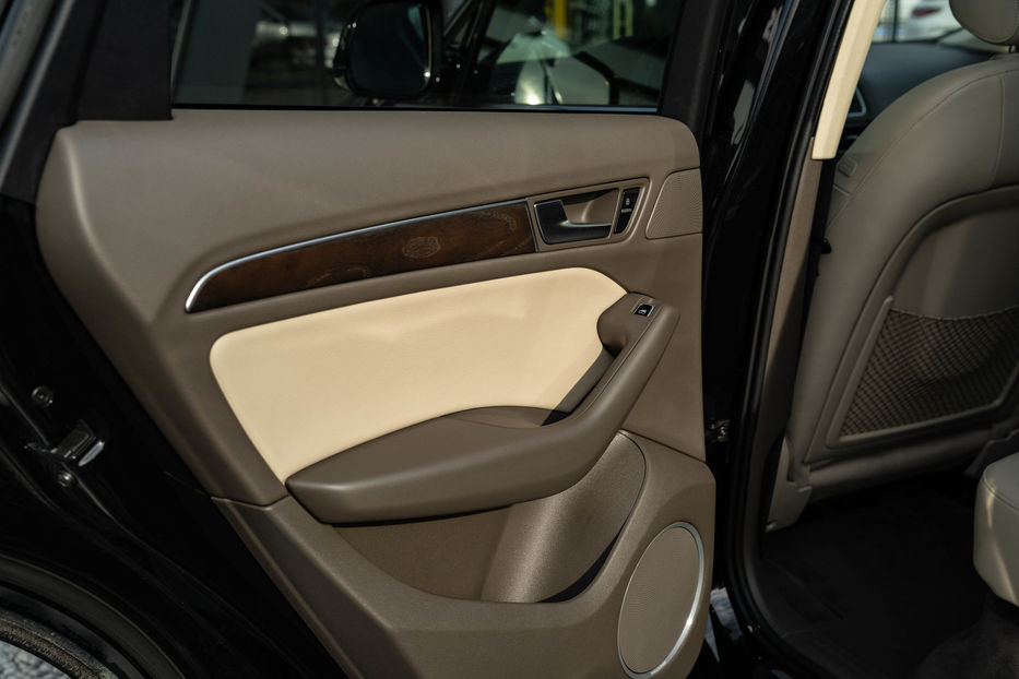 Продам Audi Q5 Premium Plus 2016 года в Черновцах