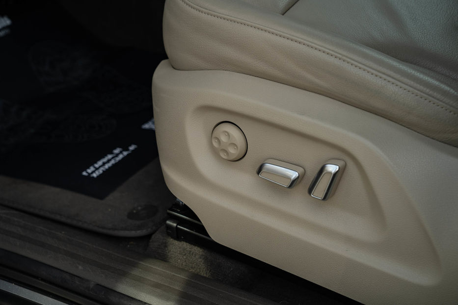 Продам Audi Q5 Premium Plus 2016 года в Черновцах