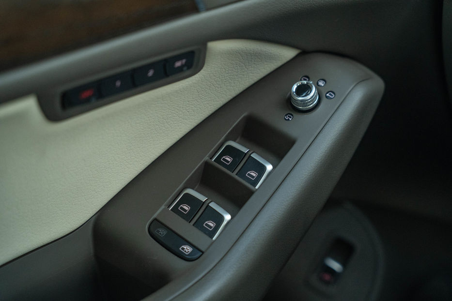 Продам Audi Q5 Premium Plus 2016 года в Черновцах