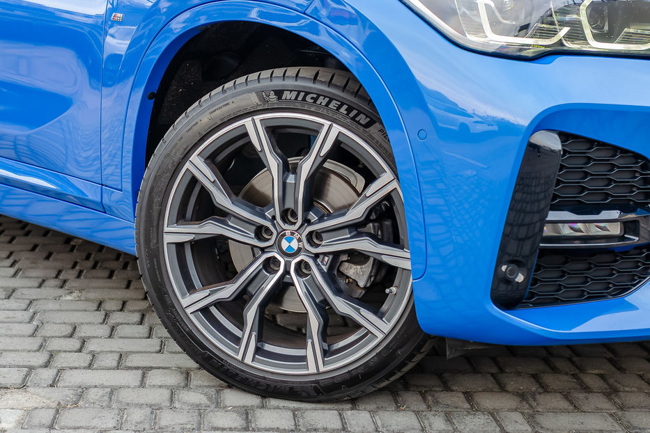 Продам BMW X1 M18d Xdrive 2022 года в Киеве