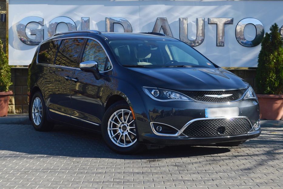 Продам Chrysler Pacifica Hybrid Limited 2019 года в Одессе