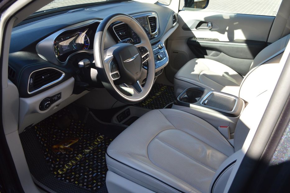 Продам Chrysler Pacifica Hybrid Limited 2019 года в Одессе