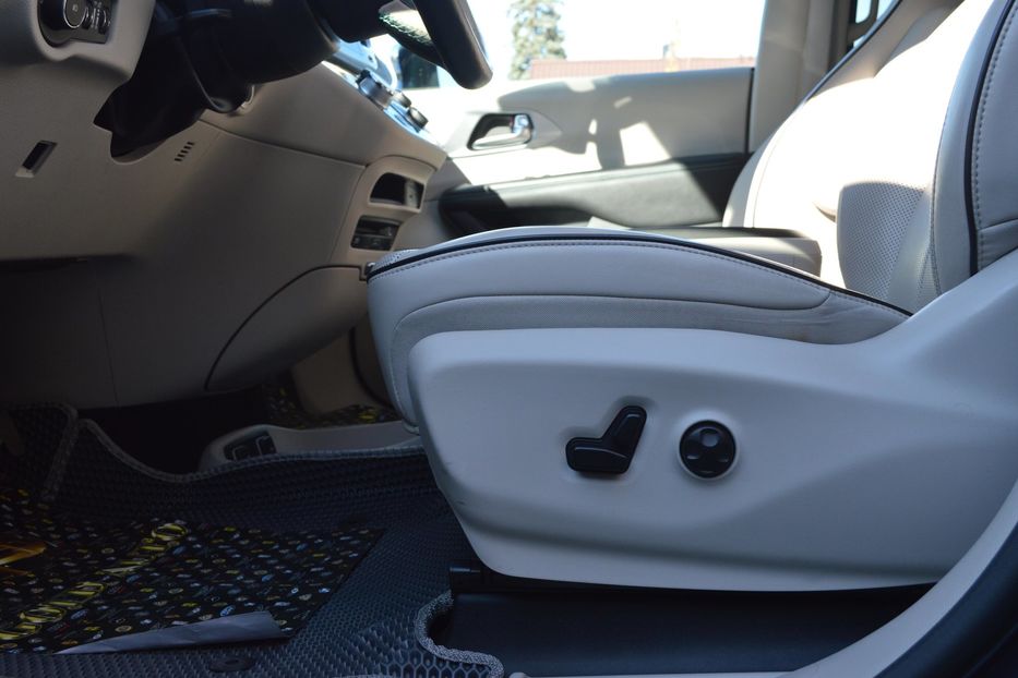 Продам Chrysler Pacifica Hybrid Limited 2019 года в Одессе