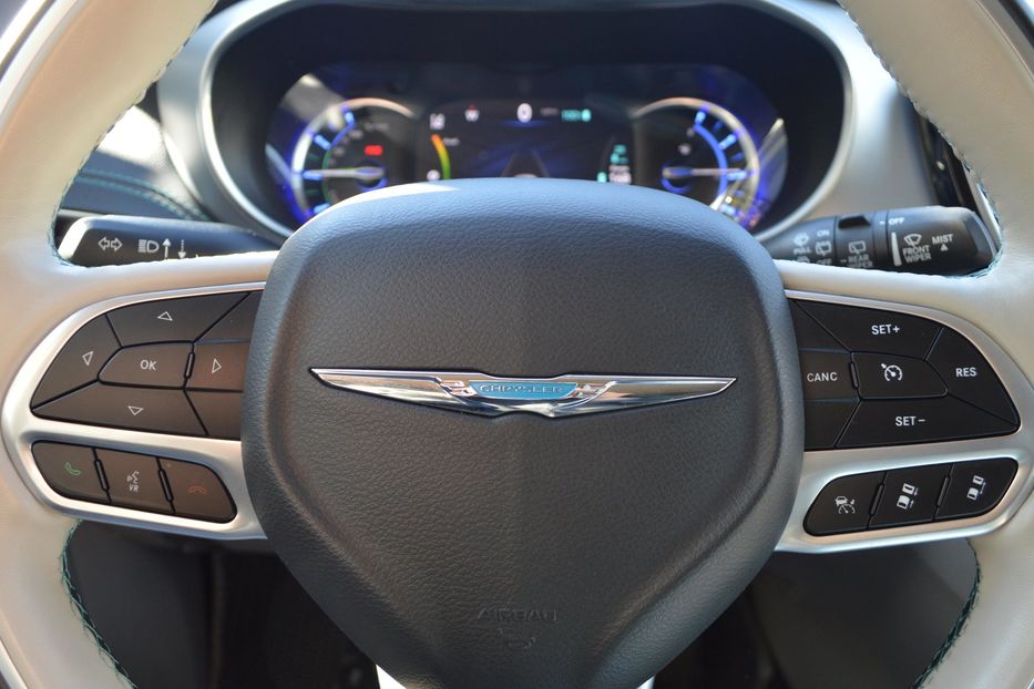 Продам Chrysler Pacifica Hybrid Limited 2019 года в Одессе