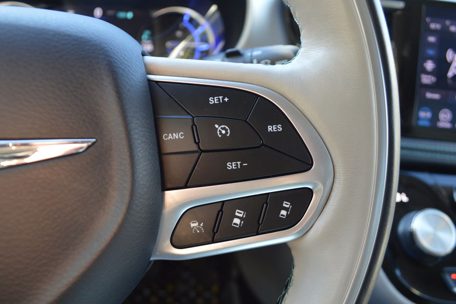 Продам Chrysler Pacifica Hybrid Limited 2019 года в Одессе