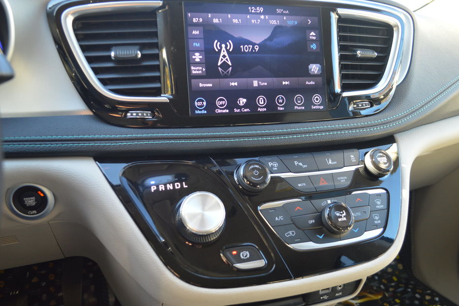 Продам Chrysler Pacifica Hybrid Limited 2019 года в Одессе