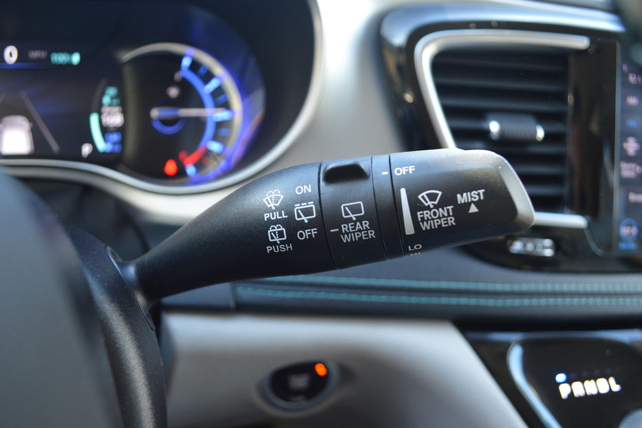 Продам Chrysler Pacifica Hybrid Limited 2019 года в Одессе